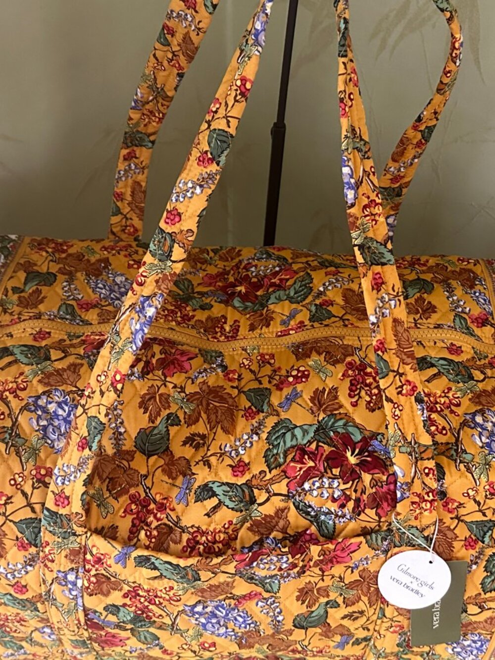 VERA BRADLEY x GILMORE GIRLS LARGE ORIGINAL DUFFEL BAG + COSMETIC BAG (SET):NWT - Picture 7 of 15